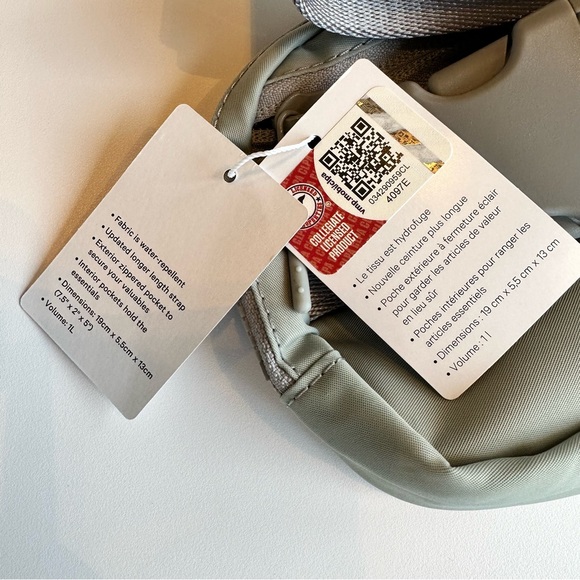 Lululemon x USC Everywhere Belt Bag - Picture 9 of 11